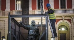San Fernando (Cádiz) retira 74 años después la estatua del general Varela