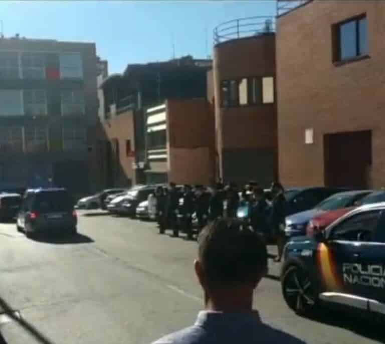La Policía homenajea a una compañera de la comisaría de Ciudad Lineal de Madrid tras su fallecimiento