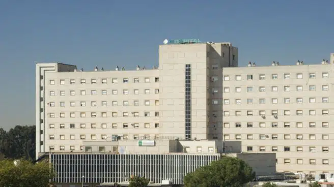 Un paciente apuñala a tres trabajadores del hospital de Valme de Sevilla