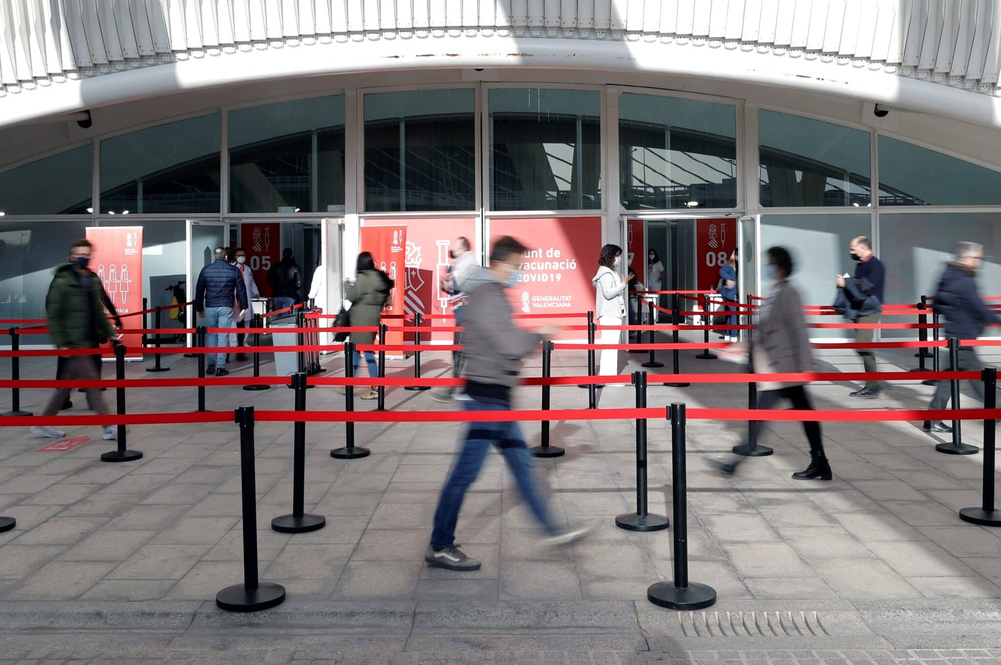 La Generalitat Valenciana ha reabierto los espacios de vacunación masiva, los "vacunódromos", para acelerar la administración de la dosis de refuerzo contra la covid-19.