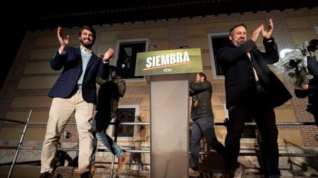 Santiago Abascal y Juan García-Gallardo celebran los resultados en Valladolid.