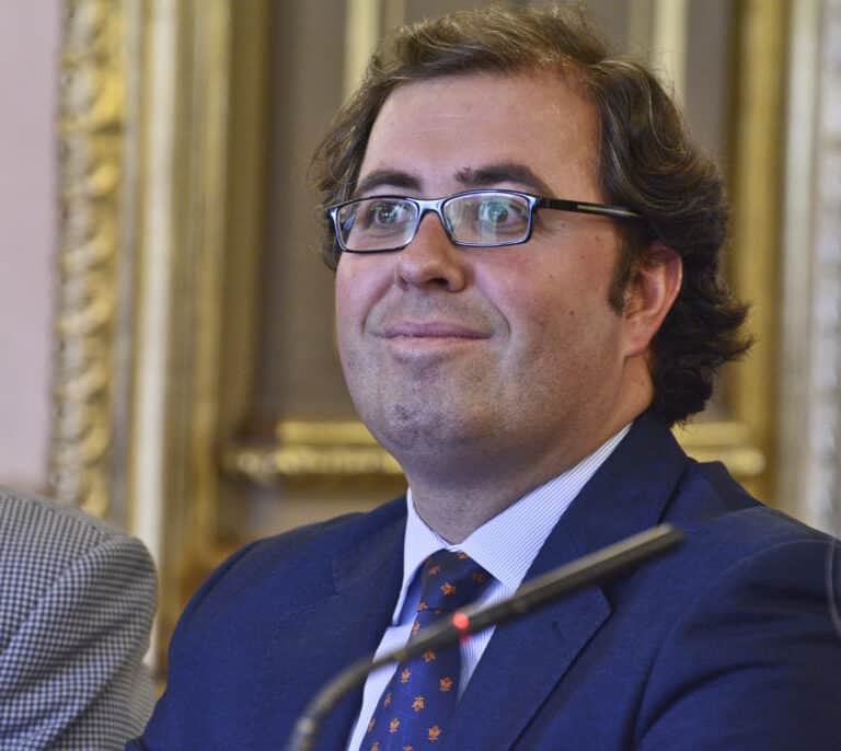 El diputado con muñón y la dignidad del Congreso