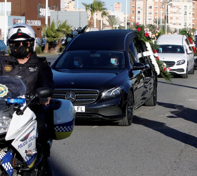 La confesión a la Policía del menor del parricidio que asesinó a su madre, su hermano y su padre en Elche