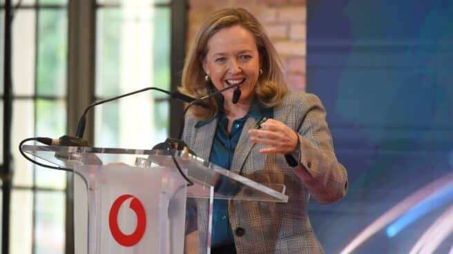 caida-pib-españa-varios-miles-millones-mas-fondos-europeos-recuperacion La vicepresidenta Nadia Calviño, en la reciente presentación del Centro Europeo de Excelencia de Vodafone.
