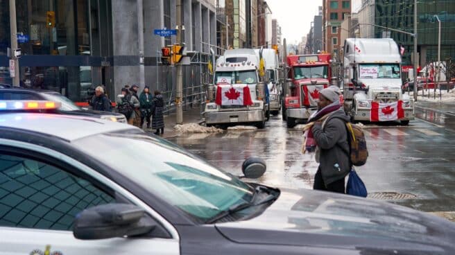 Camioneros colapsan el centro de Ottawa (Canadá).