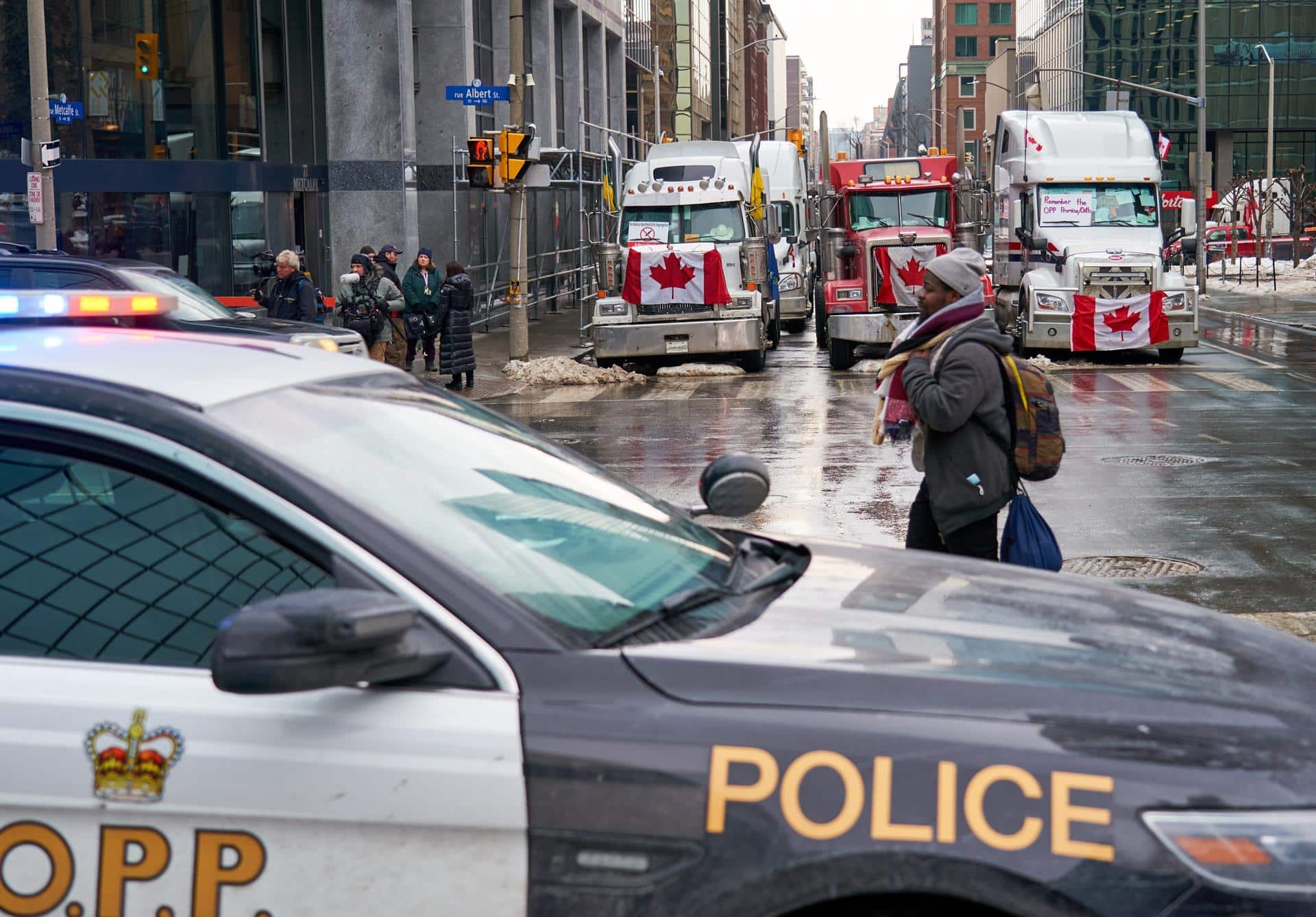 Camioneros colapsan el centro de Ottawa (Canadá).