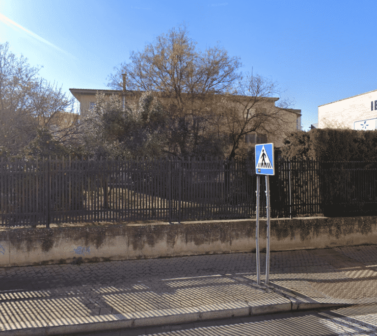 Detenido un menor que agredió a una profesora del IES Azahar, de Sevilla, por pedirle que se pusiera la mascarilla