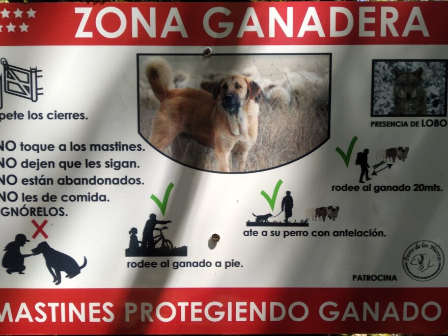 Cartel con las normas de comportamiento.