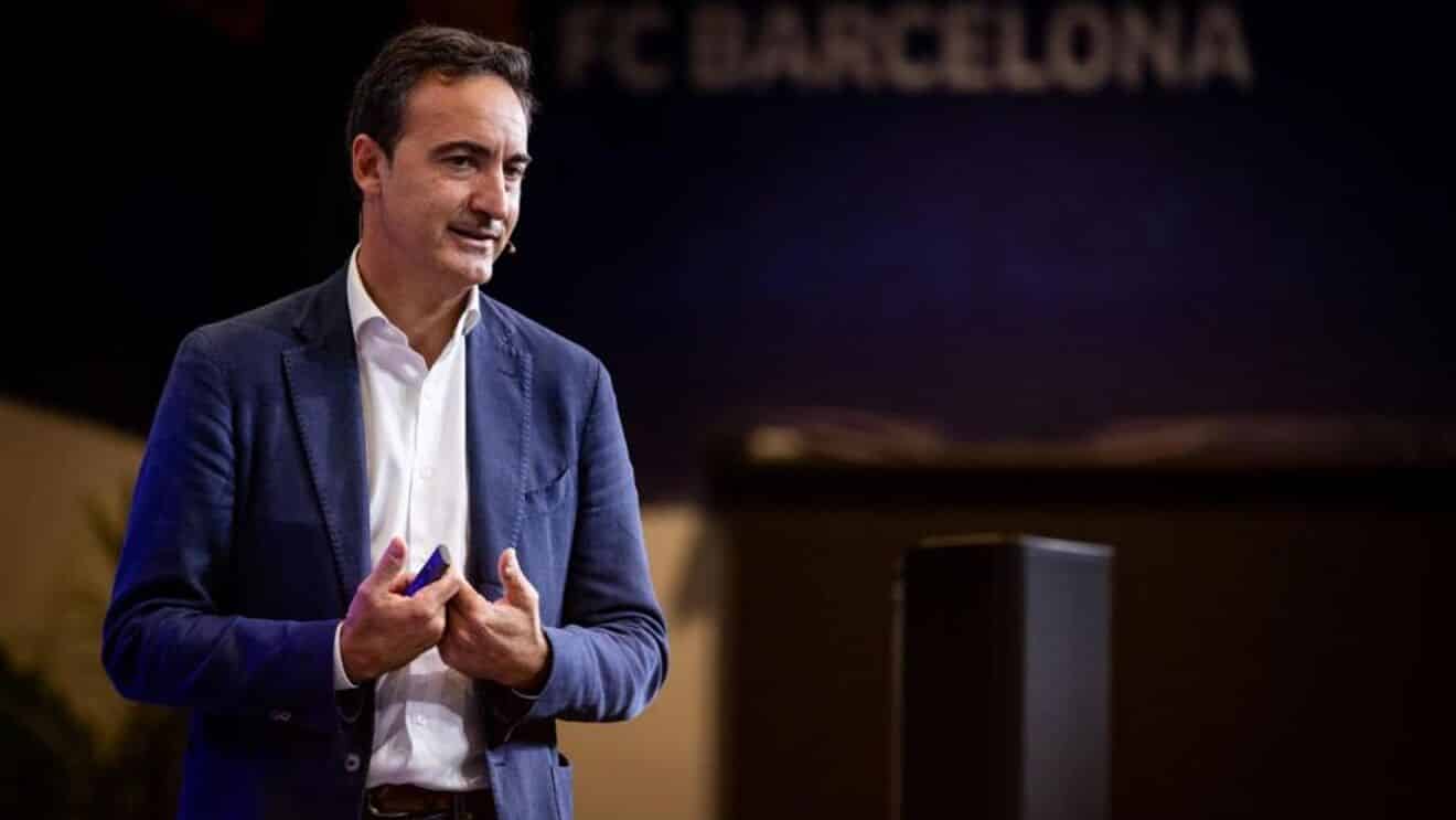 Ferran Reverter, ex ceo del Barcelona, en una presentación del equipo