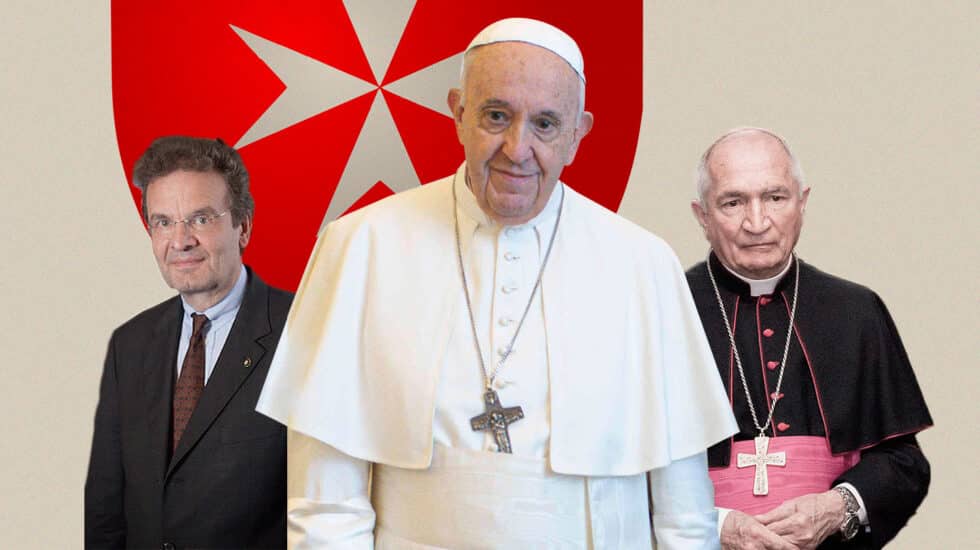 El Papa Francisco, entre Von Boeselager (Gran Canciller de la Orden de Malta) y el cardenal Silvano Tomasi.