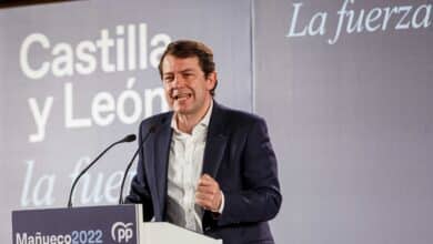 PP necesitaría a Vox para sumar mayoría absoluta en Castilla y León, según un sondeo