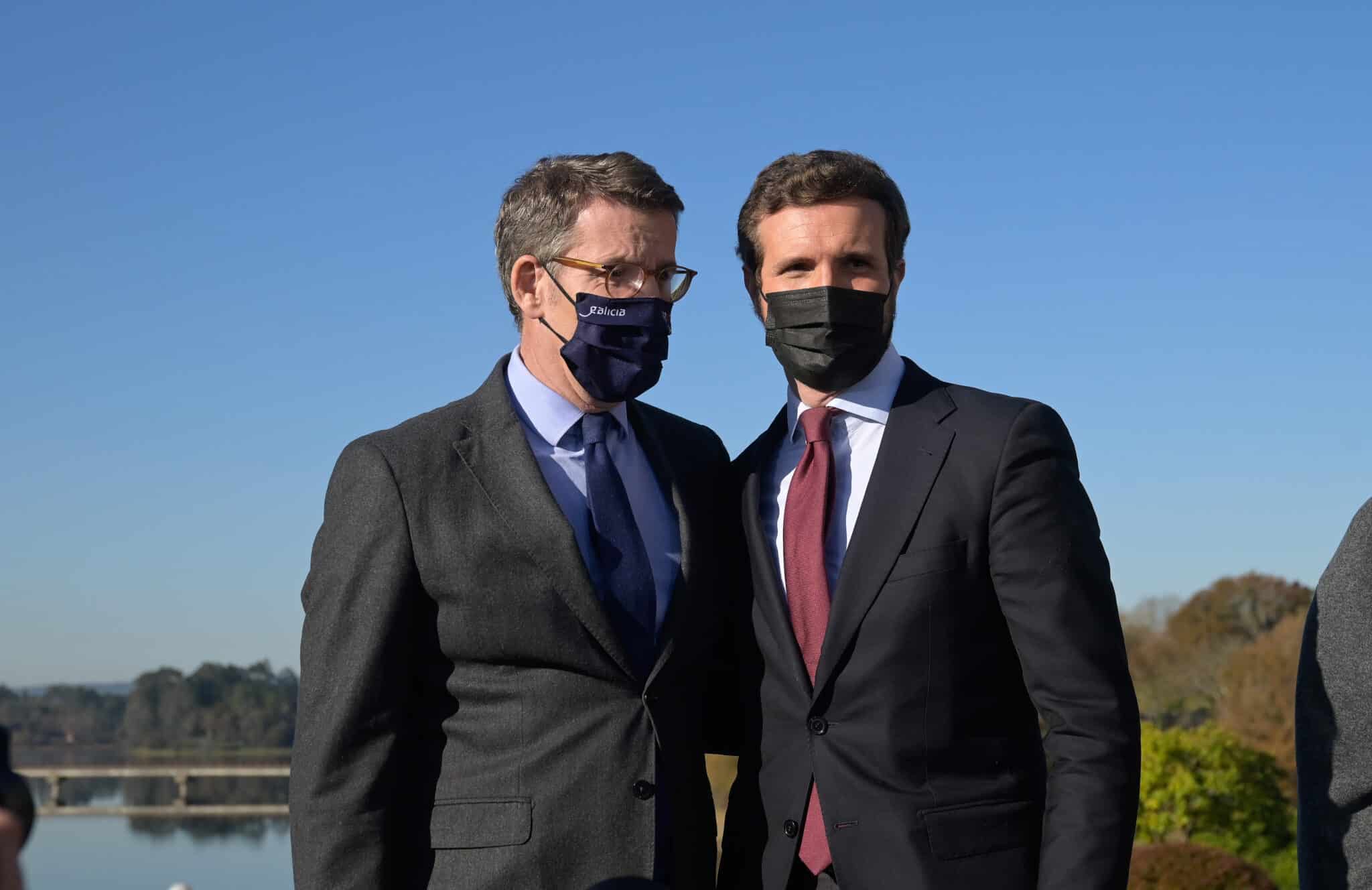 El presidente de la Xunta de Galicia, Alberto Núñez Feijoo y el presidente del PP, Pablo Casado.