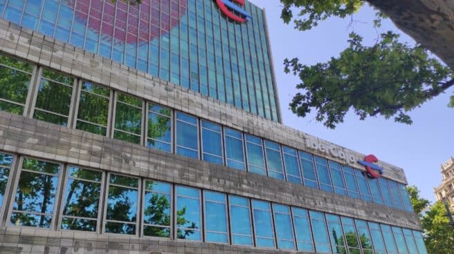 Ibercaja retrasa su salida a Bolsa por la inestabilidad financiera derivada del conflicto en Ucrania Sede central de Ibercaja, en Zaragoza.
