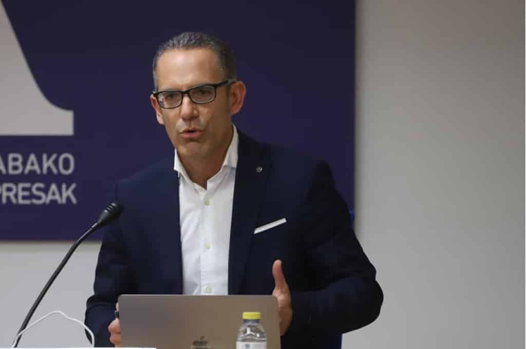 Gorka Orive, científico cuya empresa desarrolla un test de diagnóstico precoz de alzhéimer a través de la saliva.