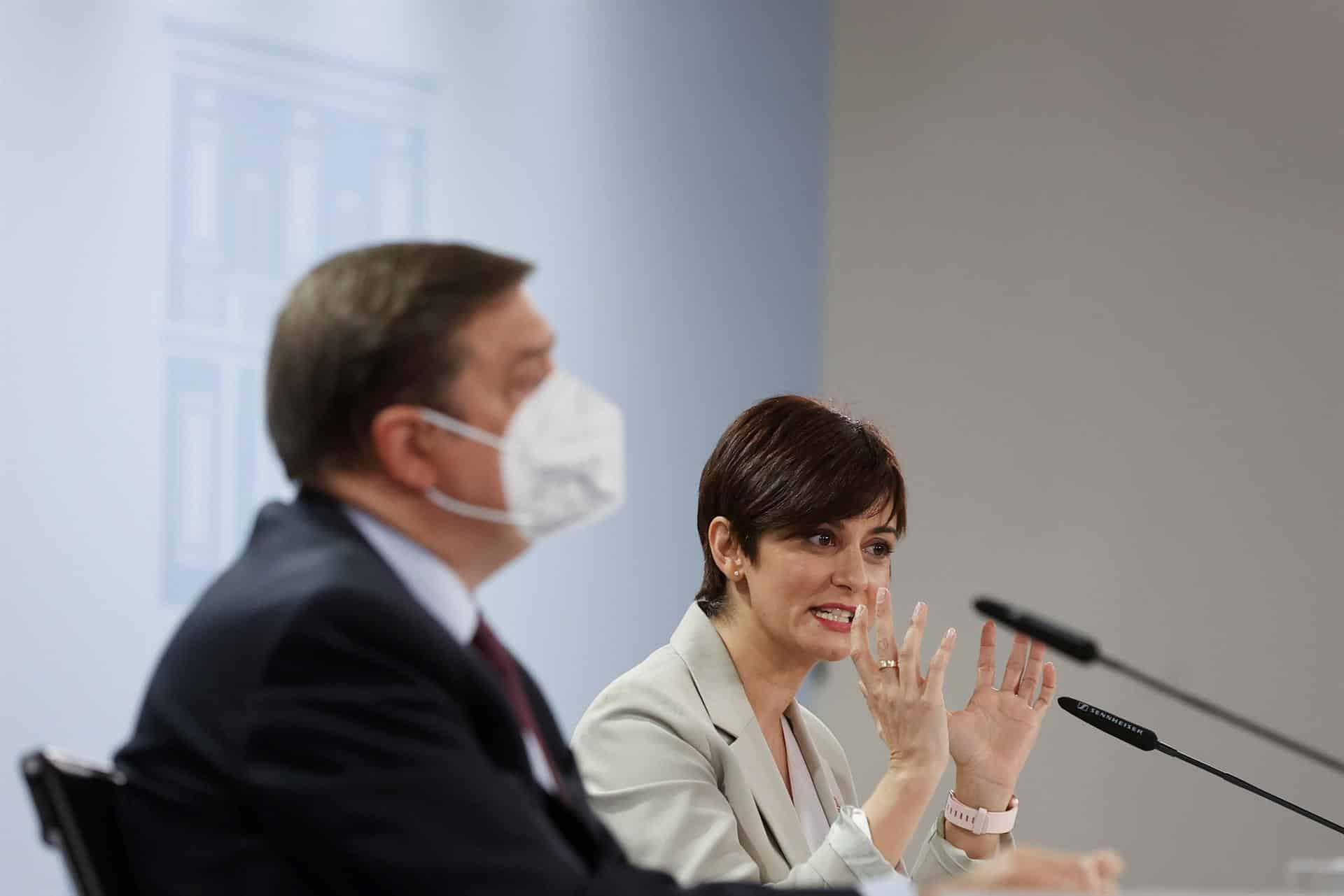 Isabel Rodríguez y Luis Planas, en la rueda de prensa previa al Consejo de Ministros.