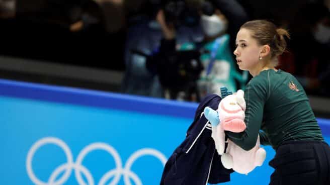 Kamila Valieva, durante un entrenamiento en Pekín este lunes. Kamila Valieva, durante un entrenamiento en Pekín este lunes.
