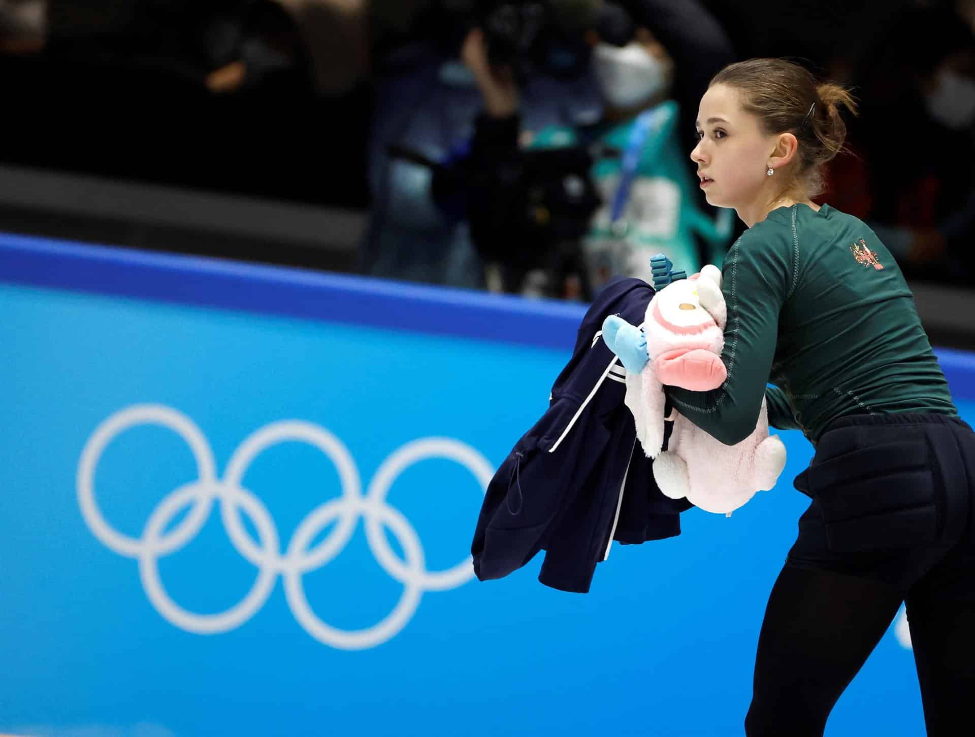 Kamila Valieva, durante un entrenamiento en Pekín este lunes.