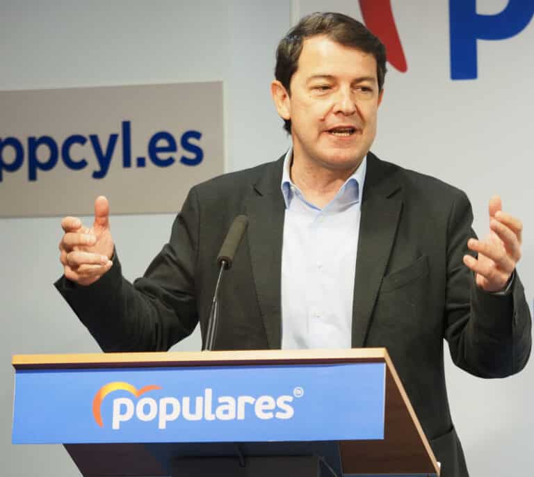 Mañueco insiste en un gobierno del PP en solitario con apoyos parlamentarios