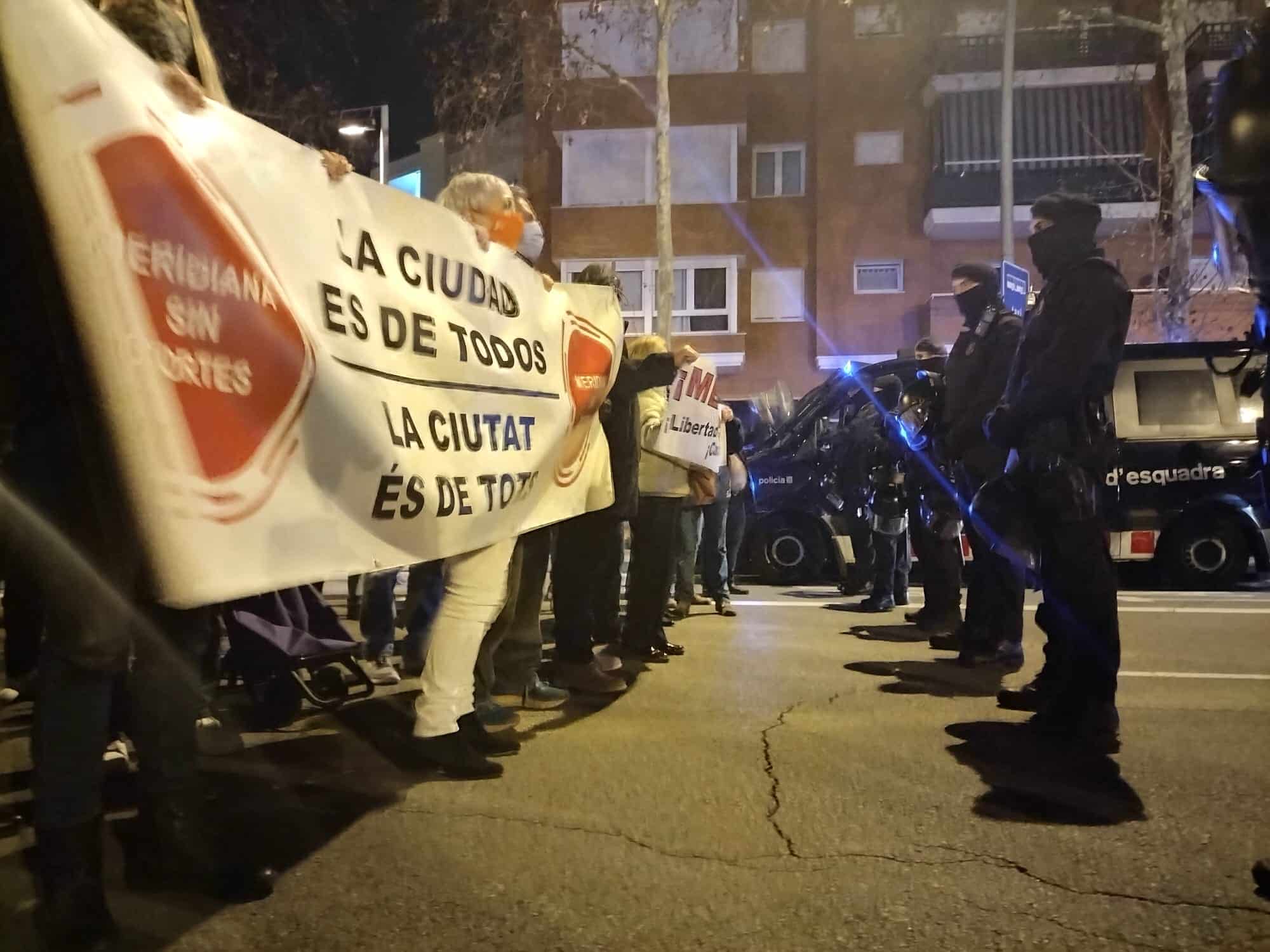 Los choques en la Meridiana tensionan a los mossos mientras Interior frena las actas contra manifestantes