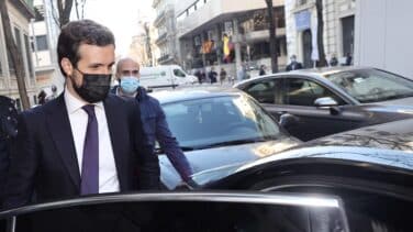 "Perplejidad" y "malestar": las filas del PP reaccionan a la guerra entre Ayuso y Casado