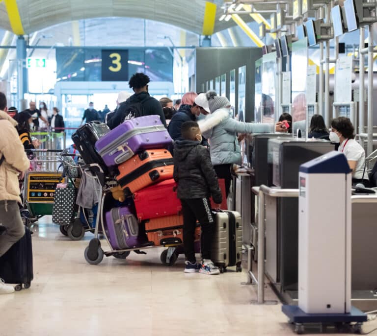 Bruselas abre expediente a España por el equipaje de mano en los aviones