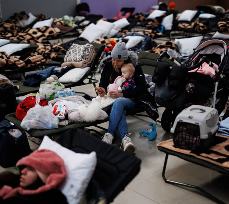 Se activa la evacuación de madres y niños ucranianos desde Polonia: "Quieren salir del horror que están viviendo"