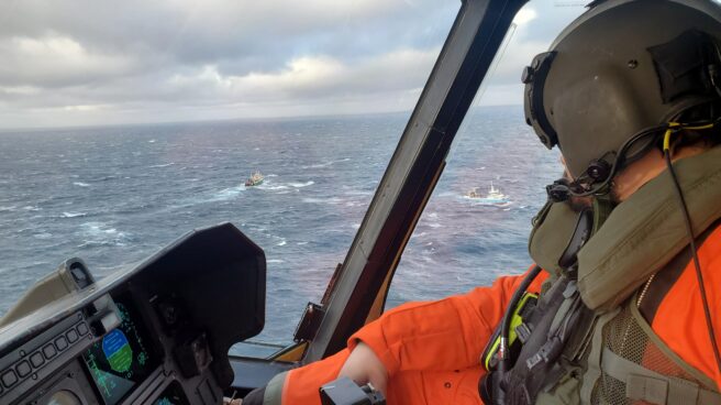 Imágenes aéreas del rescate de los supervivientes en el naufragio del Villa de Pitanxo en Terranova.