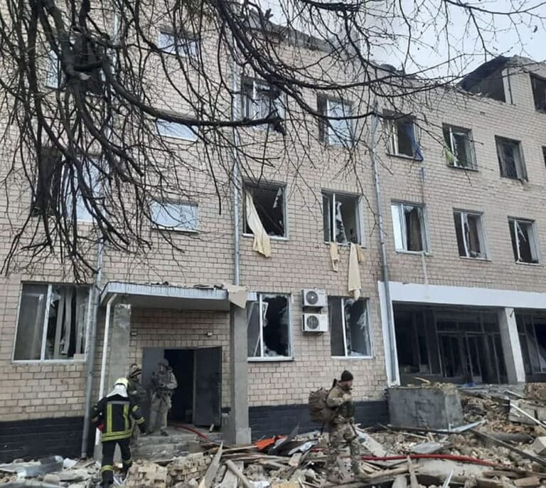 Ucrania le pide a su ejército "infligir el máximo de bajas" a las fuerzas rusas