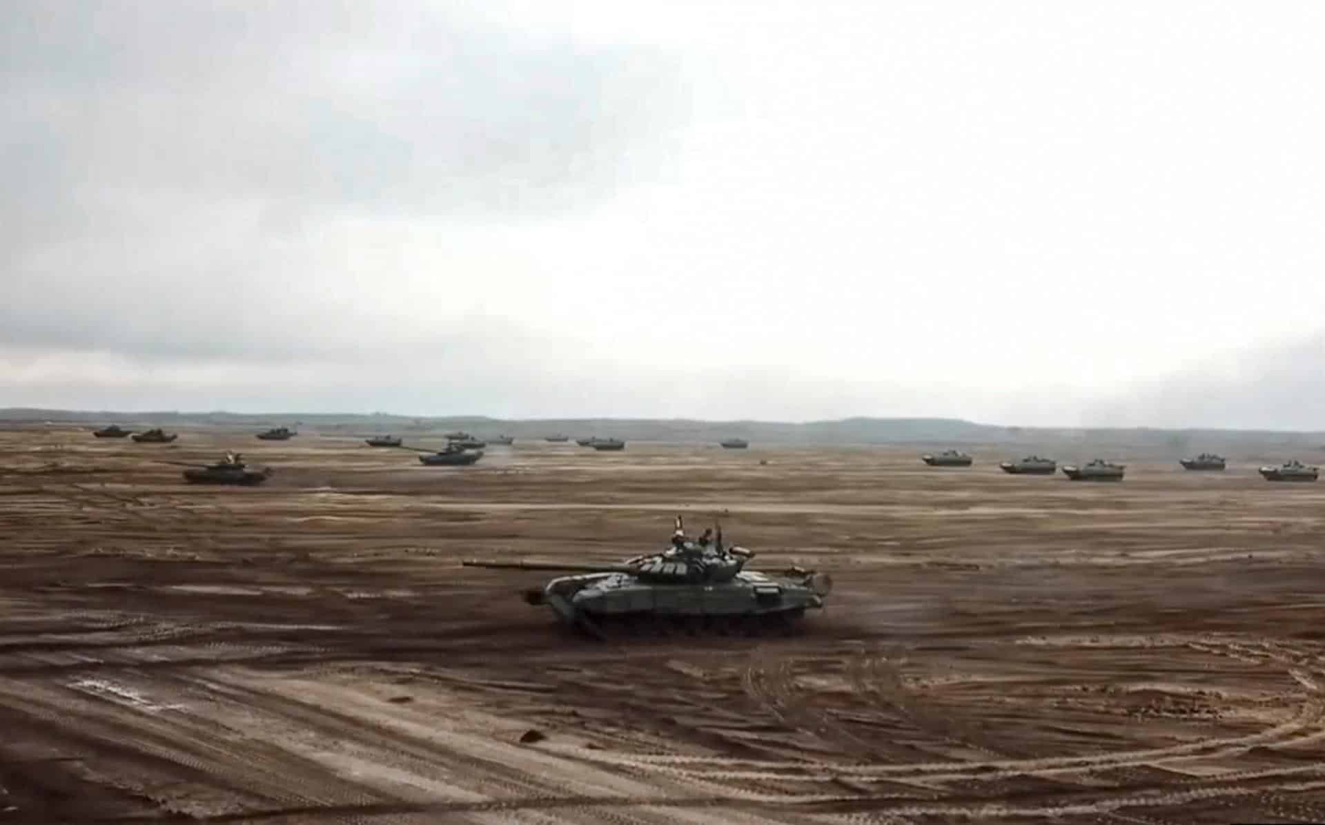Tanques rusos durante las maniobras conjuntas con Bielorrusia cerca de la frontera ucraniana.