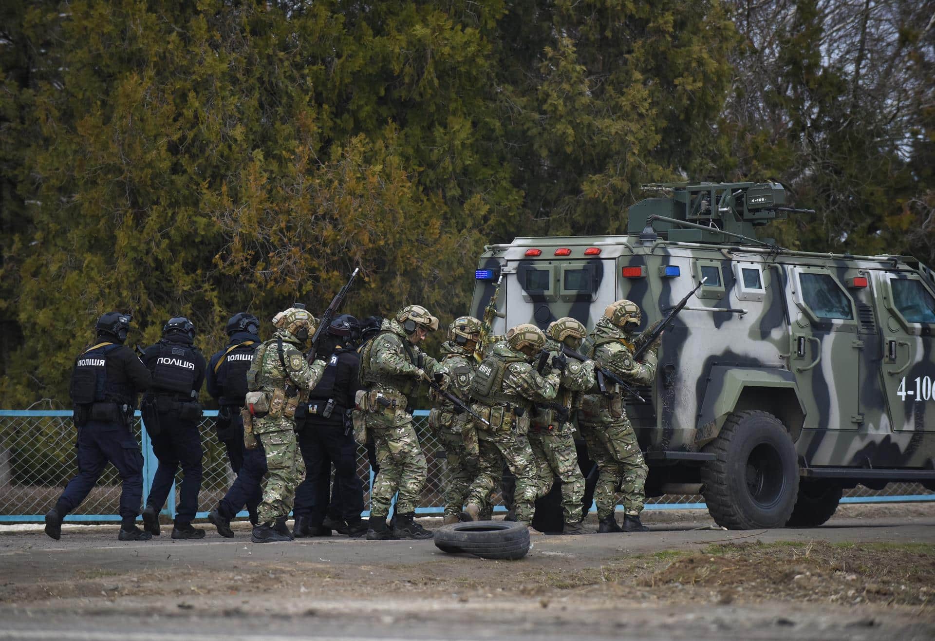 Fuerzas ucranianas se entrenan en el sur del país.