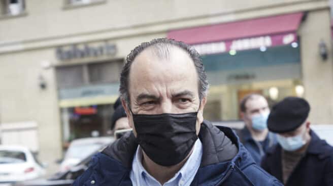 UPN expedienta a Sayas y Adanero por votar 'no' a la reforma laboral El diputado de UPN, Carlos García Adanero, a su llegada a la sede de Unión del Pueblo Navarro (UPN)
