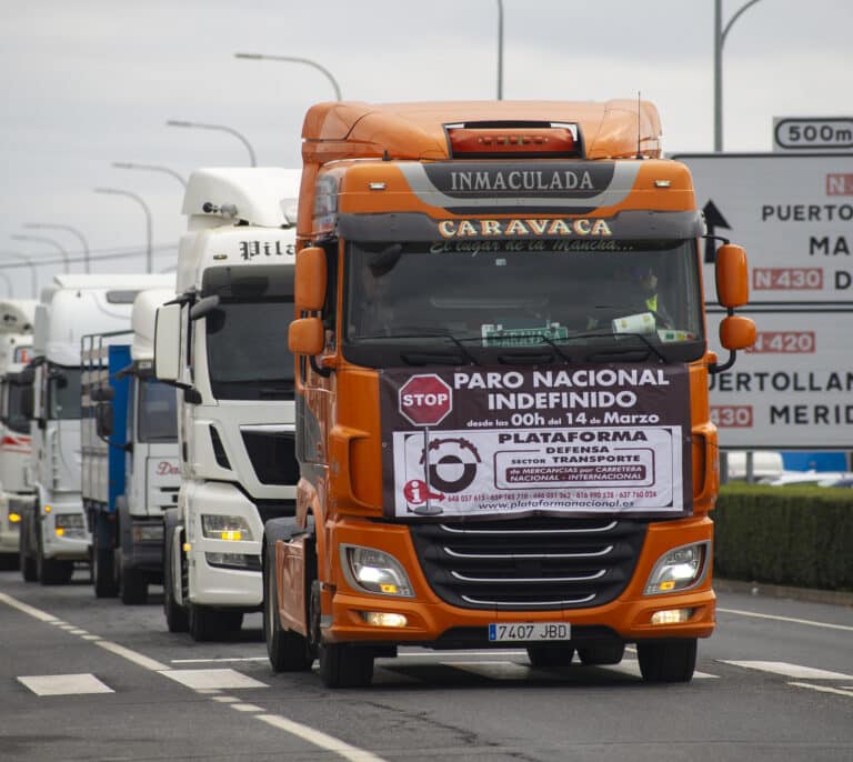 ¿Quién está detrás del paro de transportistas que pone en jaque los suministros?