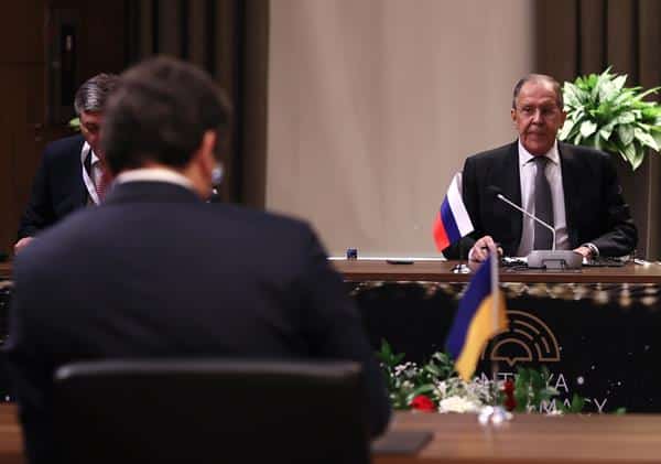 Lavrov y Kuleba, reunidos en Turquía.