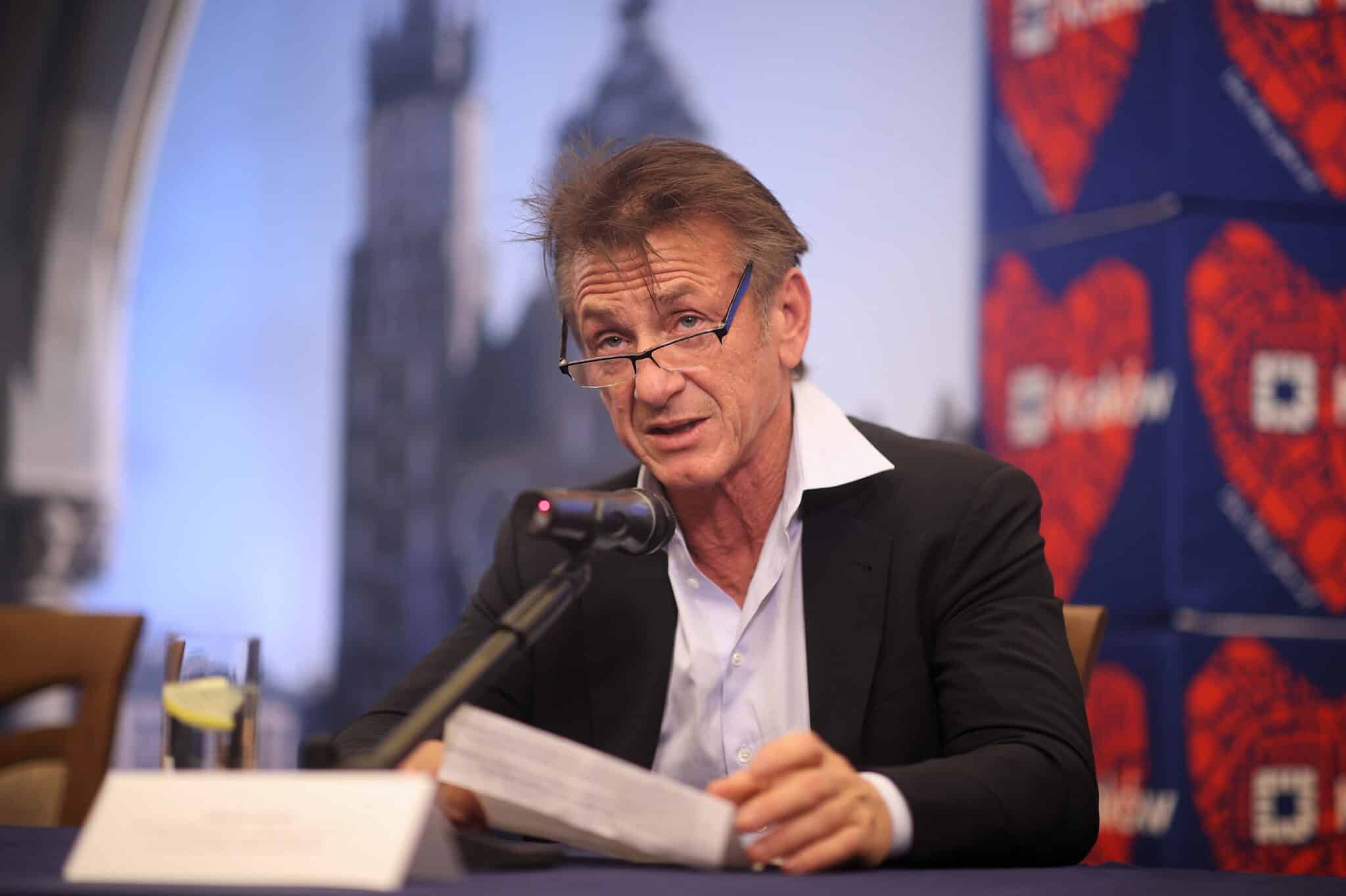 El actor y director estadounidense Sean Penn visita Cracovia