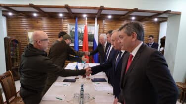 Rusia y Ucrania acuerdan establecer corredores humanitarios para población civil