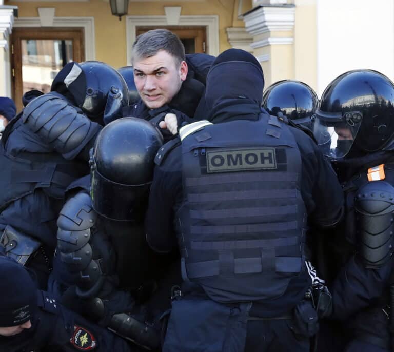 Represión en Rusia: más de 14.000 detenidos desde la invasión de Ucrania