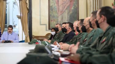 Maduro dice que va a "estabilizar el mercado petrolero" tras su reunión con delegados de EEUU