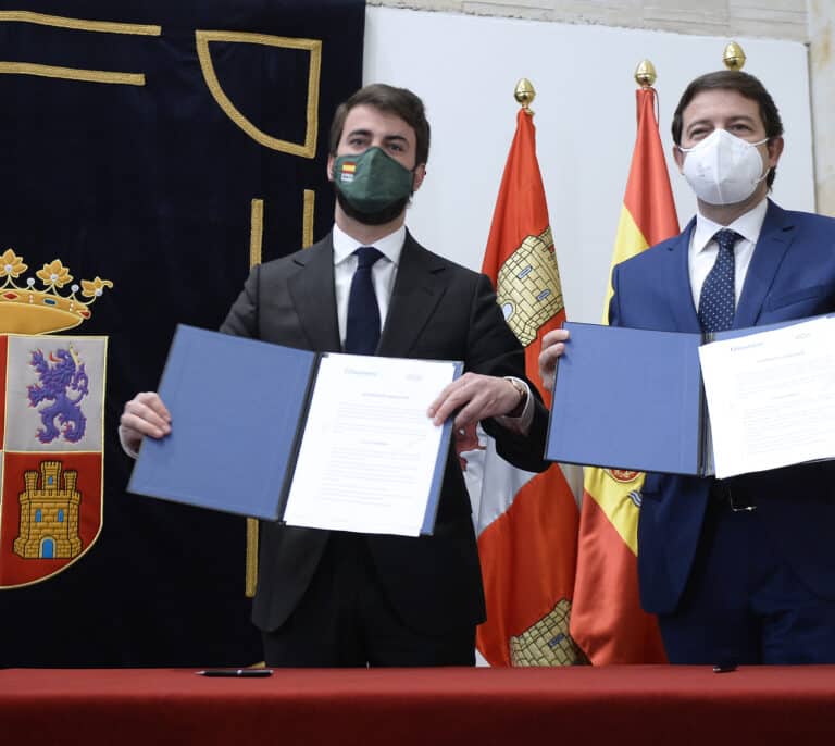 El PP llega a un acuerdo con Vox en Castilla y León