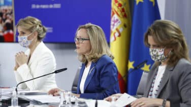 Calviño replica al PP que el plan nacional de respuesta incorpora rebajas de impuestos