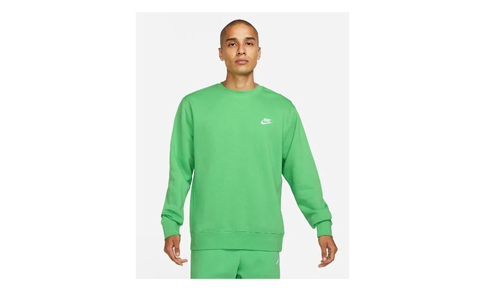Bike Sportswear - Hombre con sudadera verde y pantalones chándal verde
