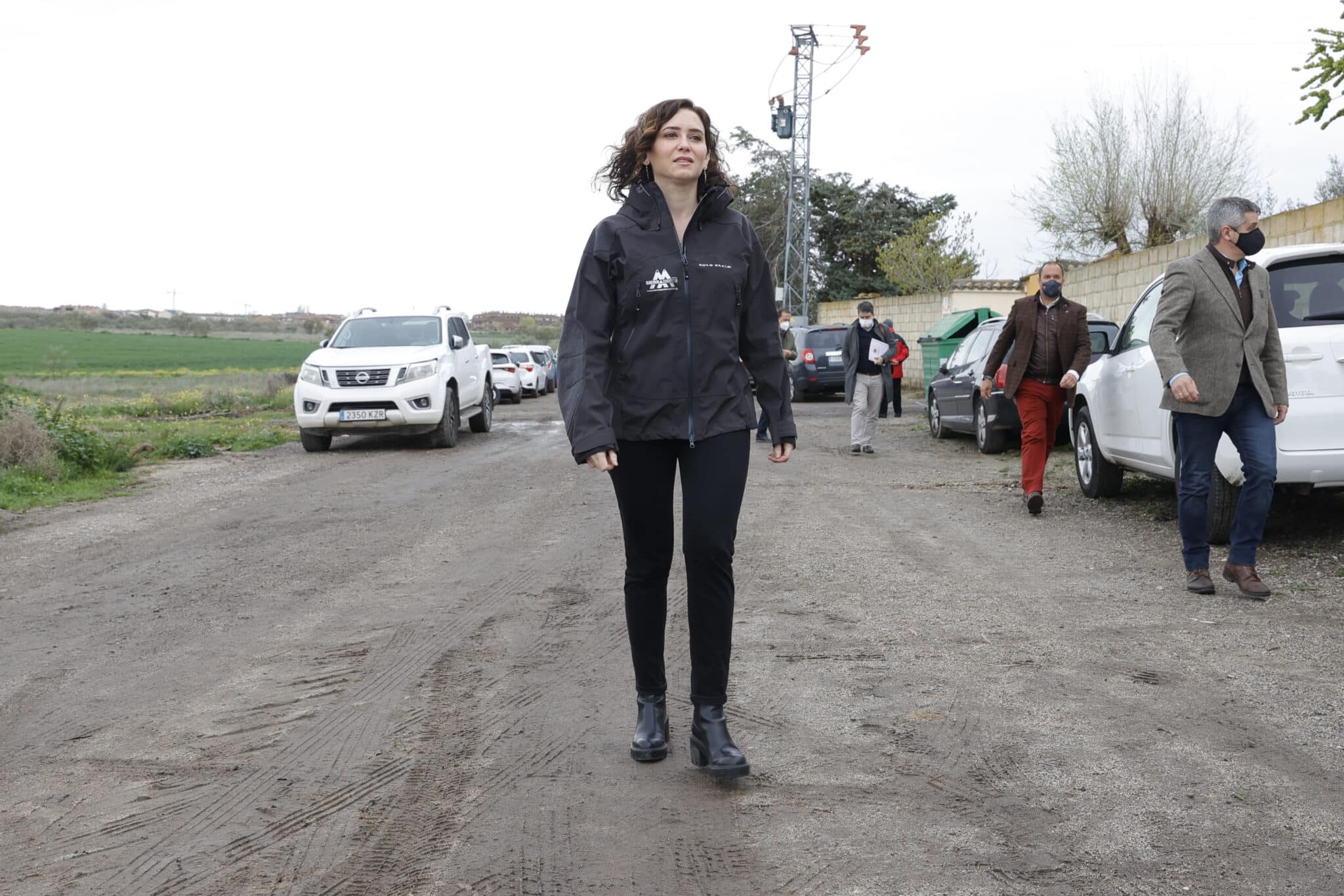 Isabel Díaz Ayuso, en una explotación agropecuaria de Brunete.