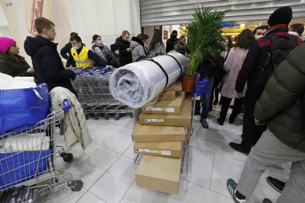 Clientes de Ikea en San Petersburgo.