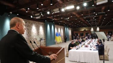 Erdogan urge a un alto el fuego ante las delegaciones de Rusia y Ucrania