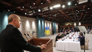 La excepción turca como mediador en Ucrania: "Si todo el mundo quema los puentes con Rusia, ¿quién hablará?"