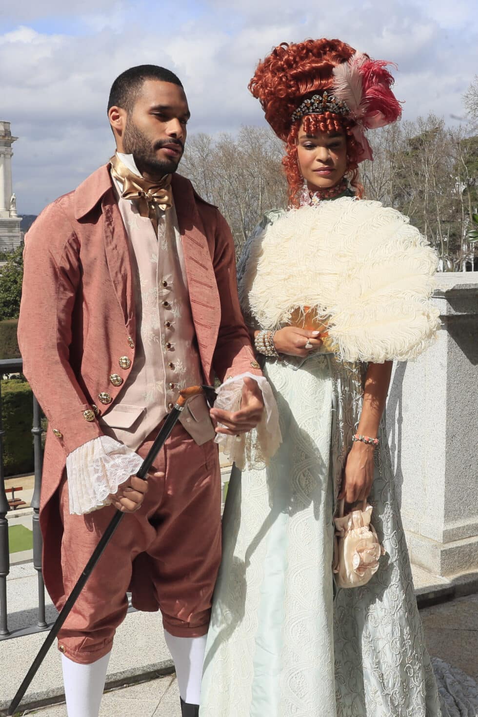 Vista del desfile con el vestuario original de la serie 'Los Bridgerton' en el Teatro Real este miércoles en Madrid.