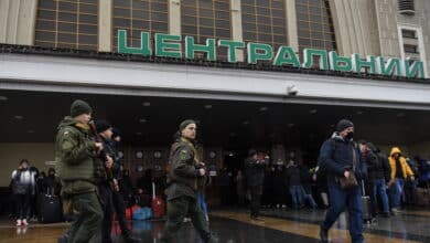 Rusia bombardea el centro de Kiev junto a la principal estación de tren de la ciudad