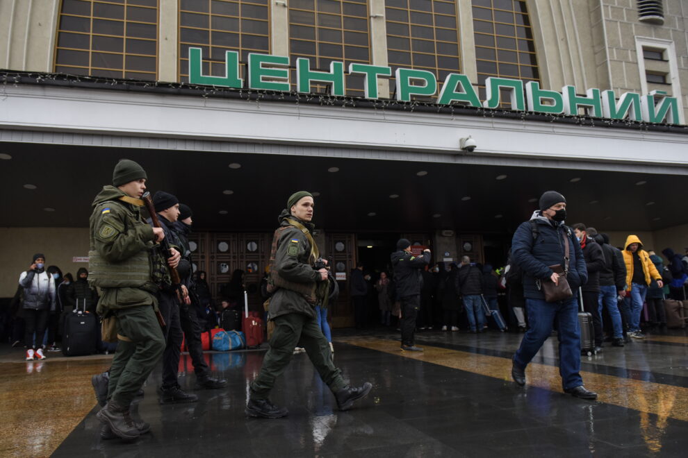 Acceso a la estación Central de Kiev (Ucrania).