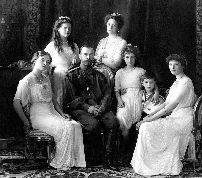 El zar Nicolás II y su familia antes de ser asesinados