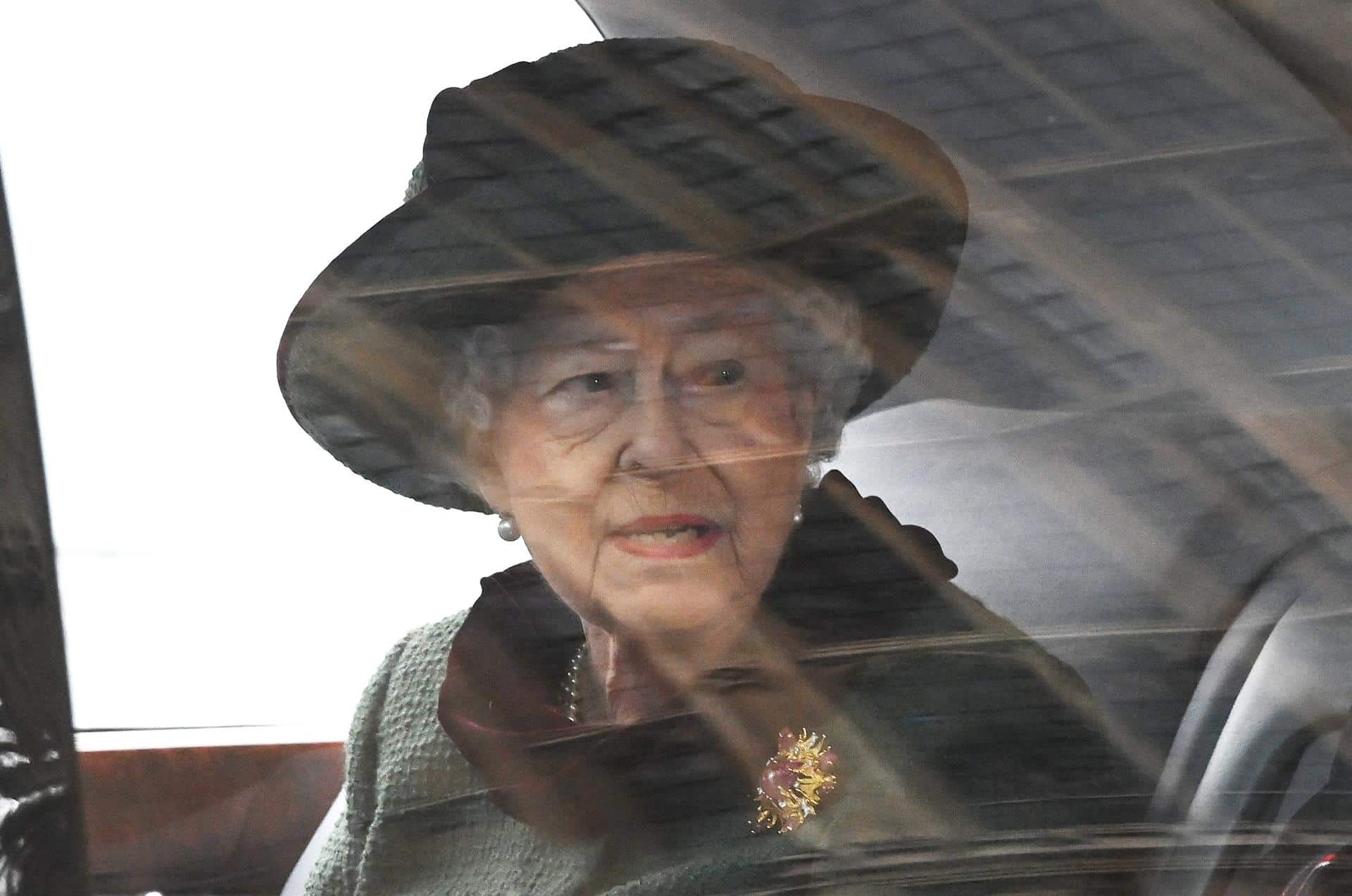 Isabel II reaparece en el funeral por el duque de Edimburgo