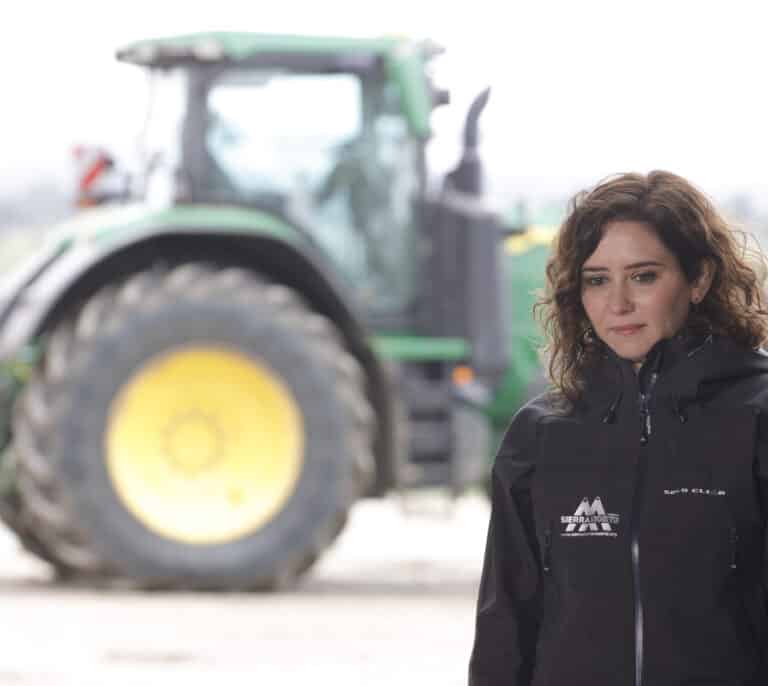 Ayuso dice sentir "indefensión" y cree que hay una "guerra" entre Fiscalías
